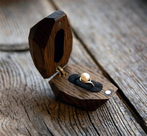 22 of the Best Engagement Ring Boxes - Chic Vintage Brides in 2020