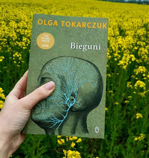 Laureatka nagrody nobla w dziedzinie literatury. Olga Tokarczuk „Bieguni" - o życiu jako nieukninionej i ...