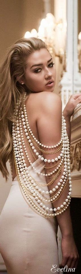 6a583355d42d6b15ac5a137d6d8244b8  285×958 Classy Girls Wear Pearls Glamour Beauty