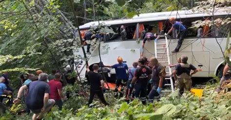 Bursa da tur otobüsü devrildi 5 can kaybı 36 yaralı