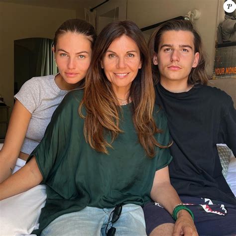 Veronika Loubry entourée de ses deux enfants Thylane et Ayrton Blondeau Photo publiée sur