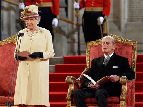 Queen Elizabeth Ii Vows Continued Service In Diamond Jubilee Speech To