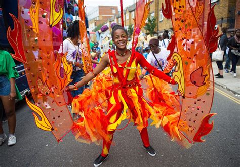 英国诺丁山狂欢节开幕 百万人街头庆祝高清组图音乐游客凤凰资讯