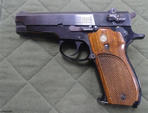Smithandwesson Model 39 2 9mm Semi Automatic Pistol
