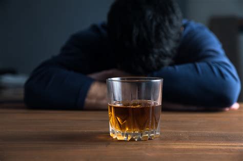 Co to jest alkoholizm i jakie są jego przyczyny NajlepszeTerapie