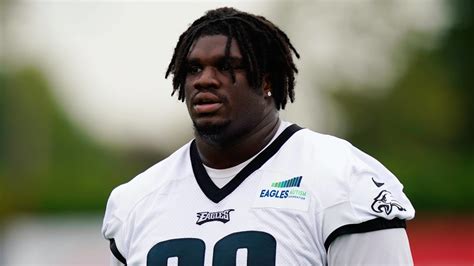 Eagles First Rounder Jordan Davis Turning Heads To Open Camp All Eyes