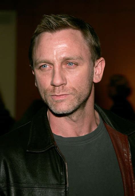 Craig grew up near liverpool, and enjoyed going to the theater with his mother and sisters. Sexy Daniel Craig Pictures | POPSUGAR Celebrity Australia ...