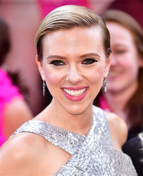 Scarlett Johansson Short Hair 15 Pics To Show Your Hairdresser New