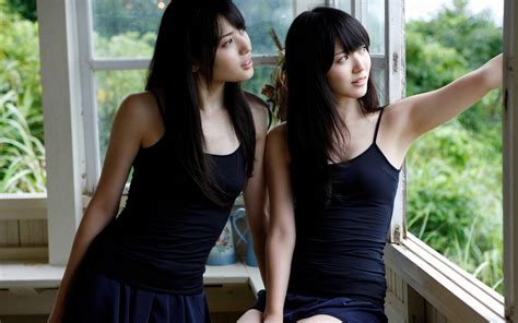 Heiße Lesbische Japanische Mädchen Nackte Mädchen Und Ihre Muschis