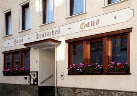 Hoteldeutsches haus leinefelde'in konukları kontinental veya vejetaryen kahvaltının tadını çıkarabilirler. Hotel Deutsches Haus