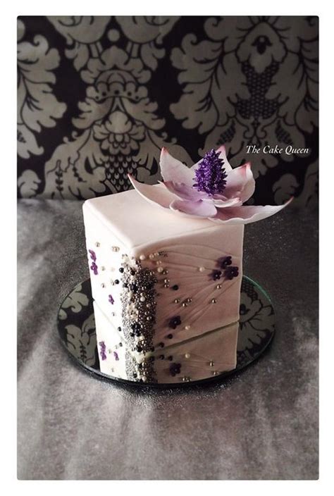 Mini Square Jewelry Box Cake Decorated Cake By Mariana Cakesdecor