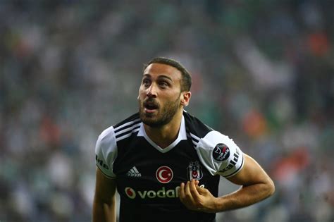 Vuruşları, ofsaytlar ve fauller), canlı anlatımı ve önemli liglerden gol videolarını sunmaktadır. İşte Süper Lig'de gol krallığı sıralaması - Son Dakika ...