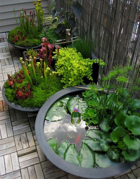 Bamboo is used in this idea in two different ways. 76 Beautiful Zen Garden Ideas For Backyard 660 - GooDSGN