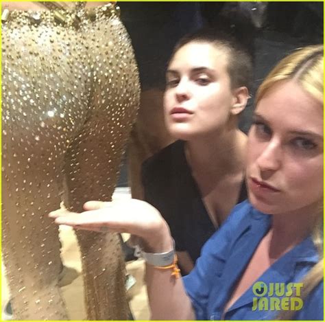 Rumer Willis Killer Butt Gets Major Attention At Dwts Photo 3337794 Dancing With The