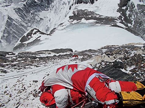 However, the mainstream everest body controversy was essentially sparked not by the presence of bodies but by accounts of climbers passing others who were in acute distress and choosing to. Pictures of Dead Bodies Left Behind on Mt. Everest ...