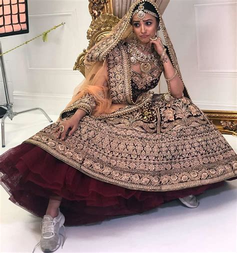 yeh hai mohabbatein actress anita hassanandani makes a perfect runaway bride in her latest