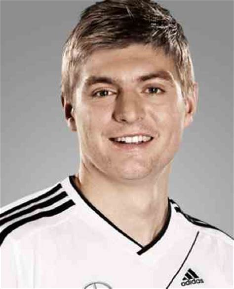 20+ beautiful men haircut for long face. Toni Kroos hairstyle - Hair Pictures and Haircut Tips