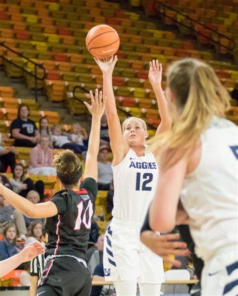 Usu Womens Basketball Tops San Diego State In Final Game Of 2017