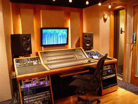BLOG: How to Setup Your Home Studio on a Budget (Ten Steps