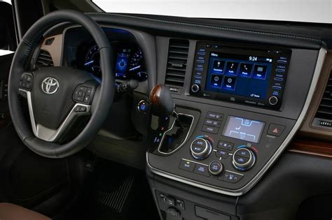 Although toyota reinforced the structure in later model years on the driver side to improve occupant protection in small overlap frontal crashes, no such changes were made on the passenger side. 2020 Toyota Sienna Pictures - 168 Photos | Edmunds