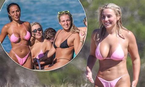 Ellie Brown Flaunts Her Jaw Dropping Figure In A Skimpy Pink Bikini With Fellow Love Island Star
