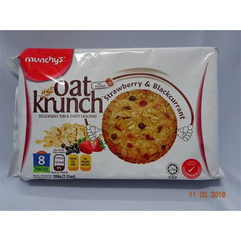 Munchy's oat krunch series 1. 8 Packs Munchy's Oat 25 Krunch Strawberry & Blackcurrant ...