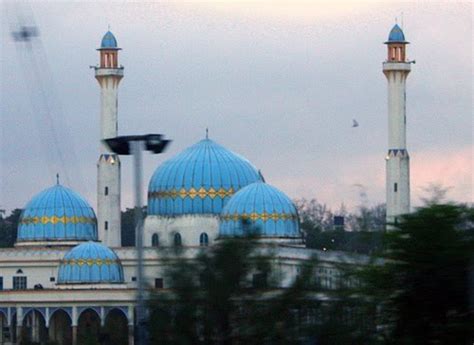 He was married to tengku ampuan bariyah binti almarhum sultan sir hisamuddin alam. Masjid Al-Muktafi Billah Shah (Masjid Negeri), Kuala ...