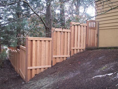13 Best Fence For Sloped Yard All You Need To Know