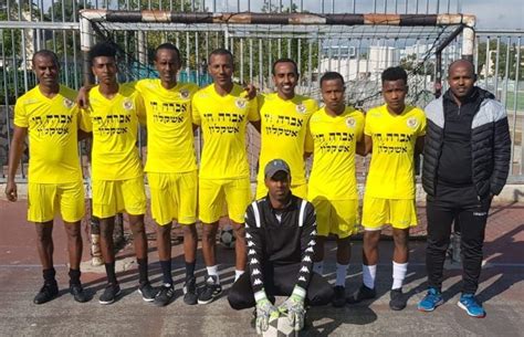 נתניהו משקר עשרות הפגינו למען שחרור אחי חולה, פגוע נפש, המוחזק בניגוד לכל האמנות הבינלאומיות בידי ארגון חמאס, מסר האח. "אברה חי - אשקלון": יותר מסתם קבוצת קטרגל | כאן דרום - אשקלון