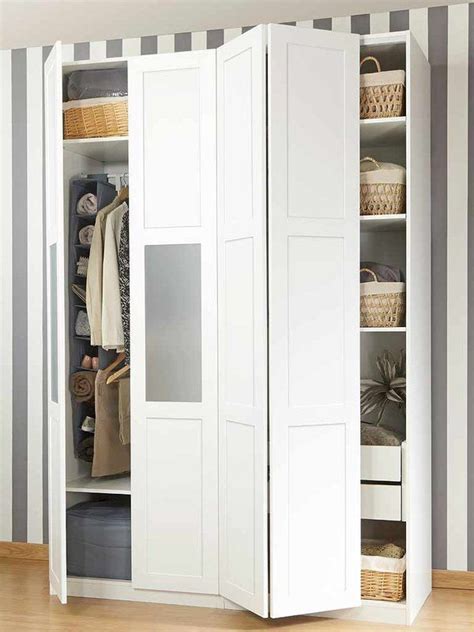 Esta puerta gatera de plástico para gatos y perros pequeños permite a tu mascota entrar y salir de casa a placer puerta para gatos y perros pequeños. Pin en decoracion del hogar