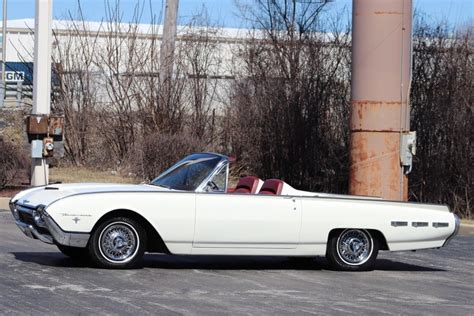 1962 Ford Thunderbird Midwest Car Exchange