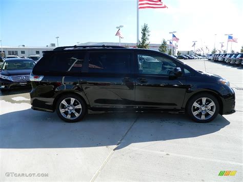 This car has automatic transmission, a 6 cylinder engine, 19″ wheels and black interior. 2012 Black Toyota Sienna SE #57874695 Photo #4 | GTCarLot.com - Car Color Galleries