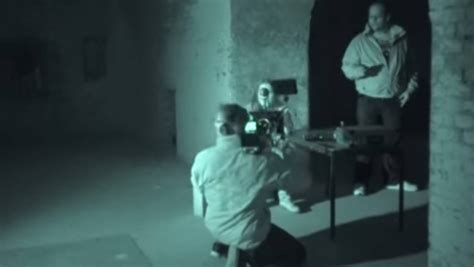 Vídeo Mostra Cinegrafista Atacado Por Fantasma Em Forte Na Inglaterra