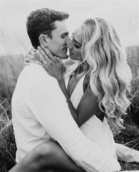 Black And White Engagement Photos In 2021 Photography Engagement Photos Photo