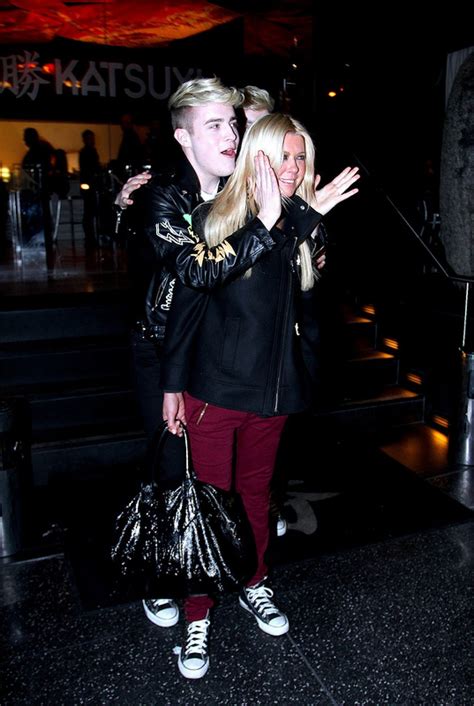 Tara Reid And Jedward Out For Dinner Again Entertainmentie