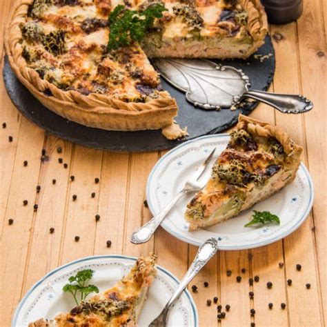 Preheat oven to 400 degrees f. Salmon and broccoli quiche is a delicious and easy to make ...