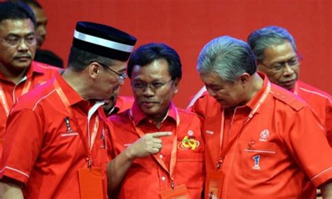 Datuk seri panglima shafie bin apdal (jawi: Budak Sri Kinta: TERKINI.. TUN M BEBULU DENGAN SHAFIE ...