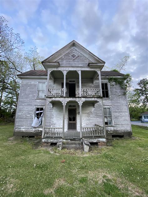 One Of Many Old Abandoned Houses Down Here In Eastern North Carolina Rabandonedporn