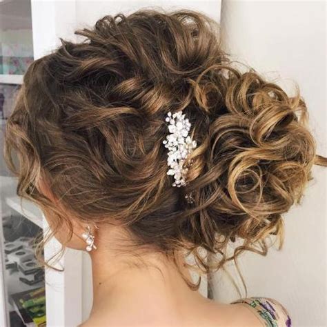20 Soft And Sweet Wedding Hairstyles For Curly Hair 2020