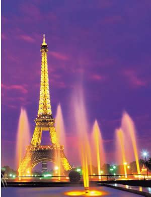 Paris night market est une réappropriation innovante, éphémère et régulière de l'espace public dans le but d'activer l'économie locale, démocratiser la consommation éthique et valoriser l'image du territoire. Paris Escapes - Paris, France Paris at Night - Photos