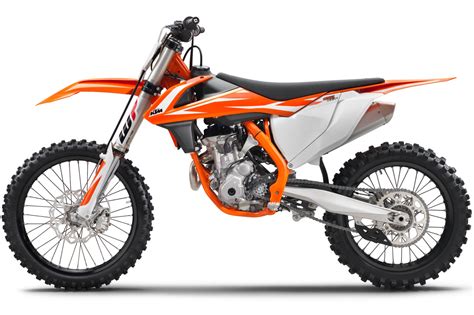 Las relaciones de cambio están heredadas del modelo anterior y perfectamente adaptadas a los circuitos de mx. KTM Announces 2018 SX-F Motocross Bikes | 7 Fast Facts