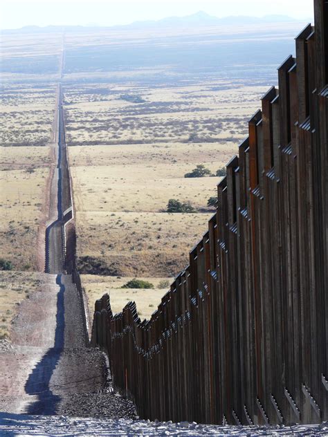 Despite Low Funding Arizona Forges Ahead With New Fence On Mexico Border