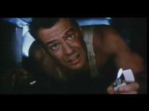 Les principaux acteurs de piège de cristal sont alan rickman, bonnie bedelia, bruce willis et reginald veljohnson. Die Hard : Piége de cristal - Bande annonce (1988) - YouTube