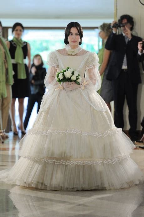 Nell'atelier di gerardina spose da anni nascono creazioni d'alta moda sposa. Abiti da sposa anni 60 70