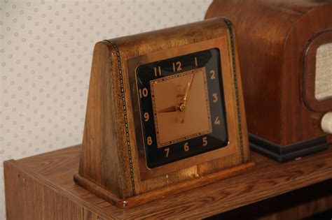Art Deco 1940s Telechron Pharaoh Mantel Clock Model 3H151 Wood Case