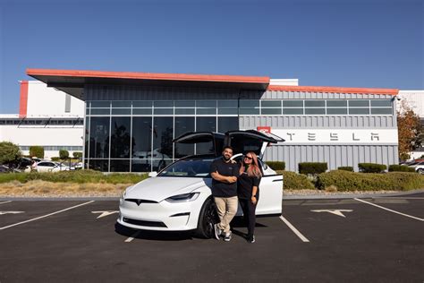 Tesla Begins Delivery Of Revised Model X Evs Tech Times
