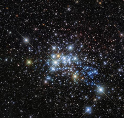 Hubble Telescope Snaps Sparkly Photo Of Hypergiant Stars Home Space