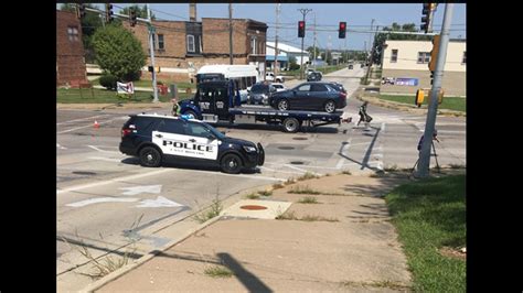 Stolen Car Chase Ends With Two Squads Rammed Several Suspects Arrested Wqad Com