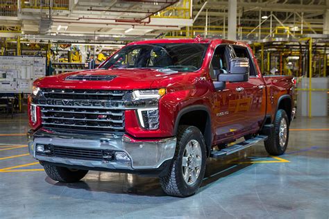 2020 Chevrolet Silverado Hd First Look Autotrader