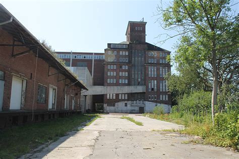 Ksw kammgarnspinnerei wilhelmshaven ist eine eingetragene firma in der stadt wilhelmshaven, es ist 26389; www.luftschutzbunker-wilhelmshaven.de